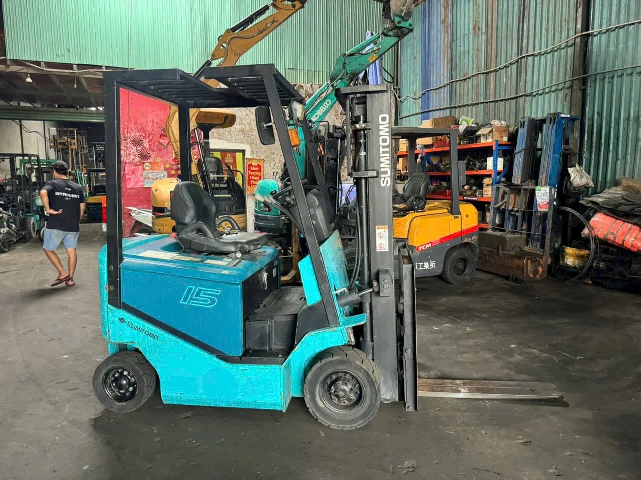 Hình ảnh chính của (XE NÂNG GIÁ RẺ) Xe Nâng Điện 1 tấn 5 SUMITOMO